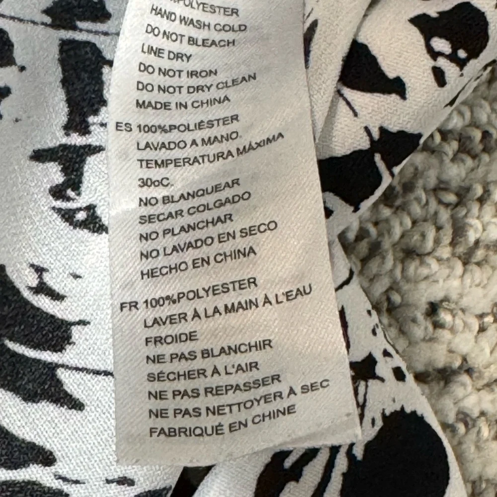 Forever 21 Black and White Patterned‎ Women's Shorts (0055)